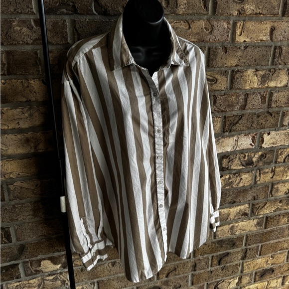 Aerie Good Day Button Down Shirt Striped
Beige Size Small P - Picture 4 of 15
